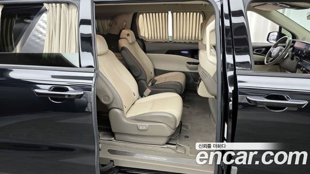 Kia Carnival 2023 — ფოტო 12/20