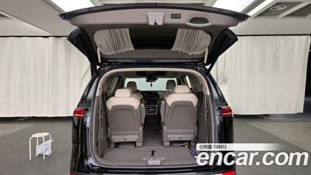 Kia Carnival 2023 — ფოტო 20/20
