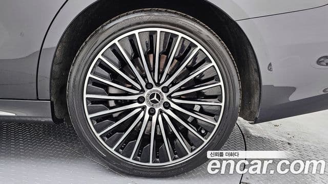 Mercedes-Benz E-Class 2024 — Şəkil 5/20