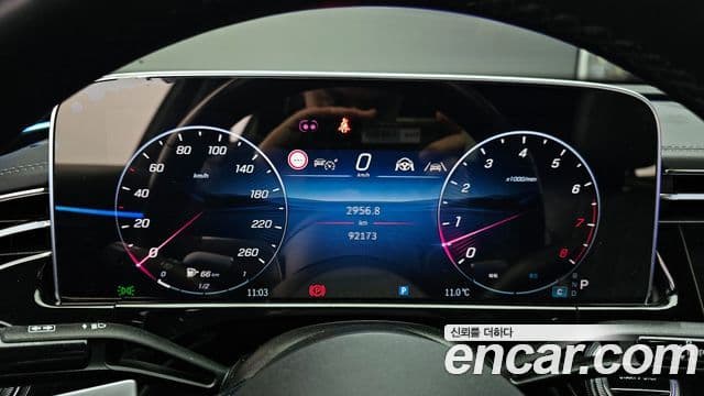 Mercedes-Benz E-Class 2024 — ფოტო 14/20