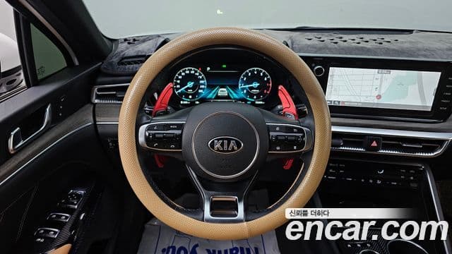 Kia K5 2021 — Photo 2/20
