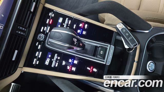 Porsche Cayenne 2023 — Şəkil 9/20
