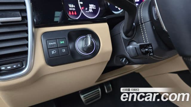 Porsche Cayenne 2023 — Şəkil 17/20