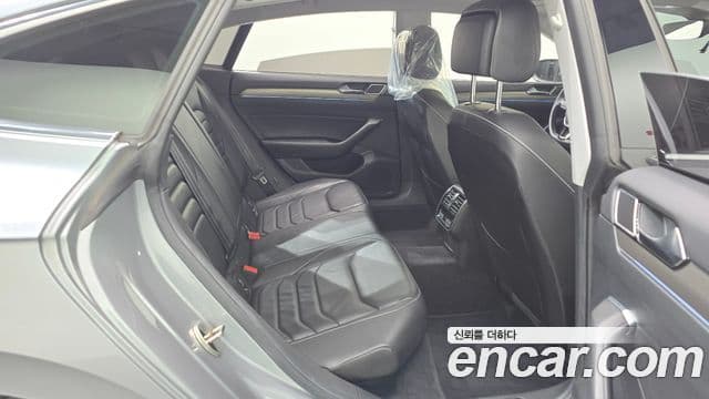 Volkswagen Arteon 2018 — Şəkil 12/20