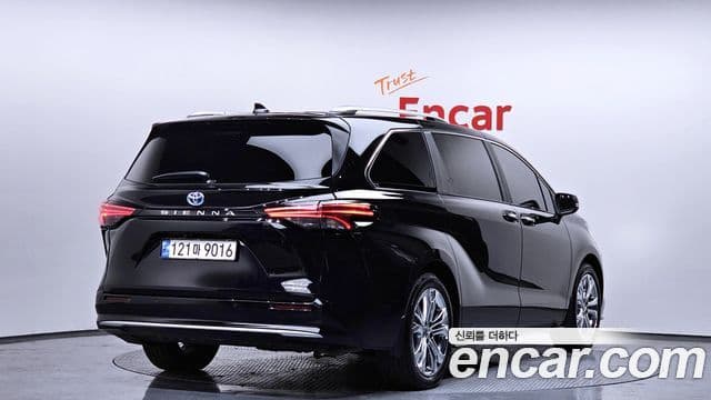 Toyota Sienna 2023 — Şəkil 2/20