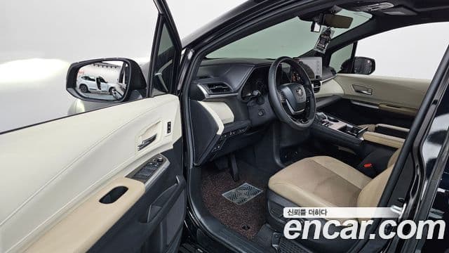 Toyota Sienna 2023 — Şəkil 10/20