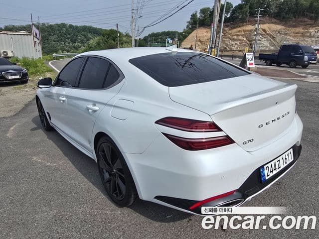 Genesis G70 2023 — ფოტო 10/20