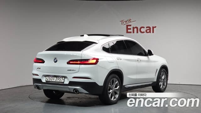 BMW X4 2020 — Photo 8/20