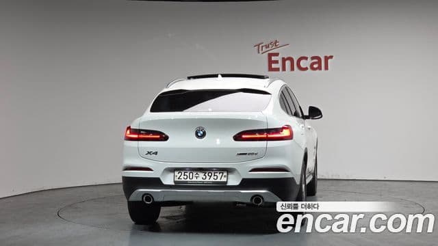 BMW X4 2020 — Photo 12/20