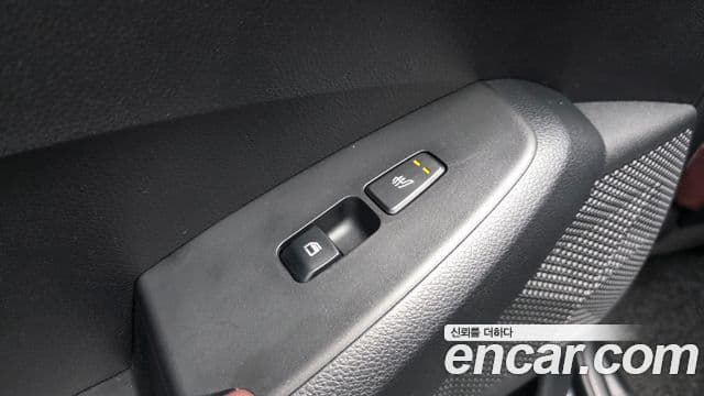 Kia Seltos 2019 — ფოტო 19/20