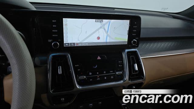Kia Sorento 2021 — ფოტო 14/20