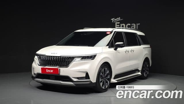Kia Carnival 2021 — Фото 1/20