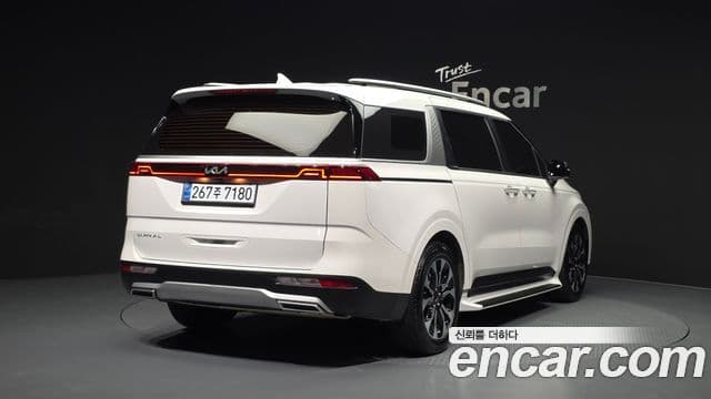 Kia Carnival 2021 — Фото 2/20