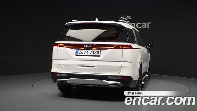 Kia Carnival 2021 — Фото 4/20