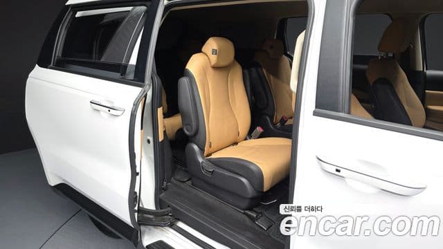 Kia Carnival 2021 — Фото 12/20