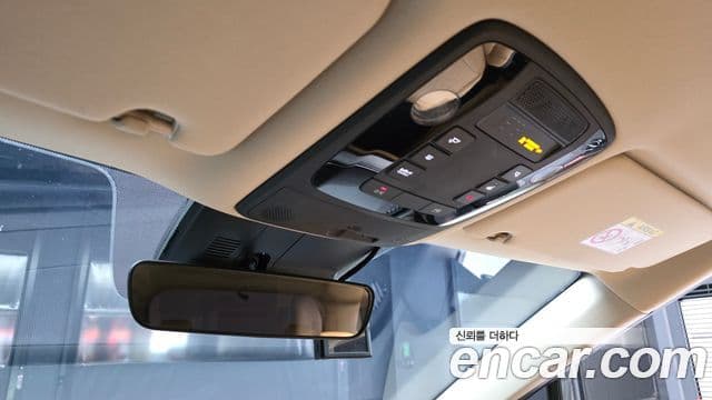 Kia Carnival 2021 — Фото 17/20