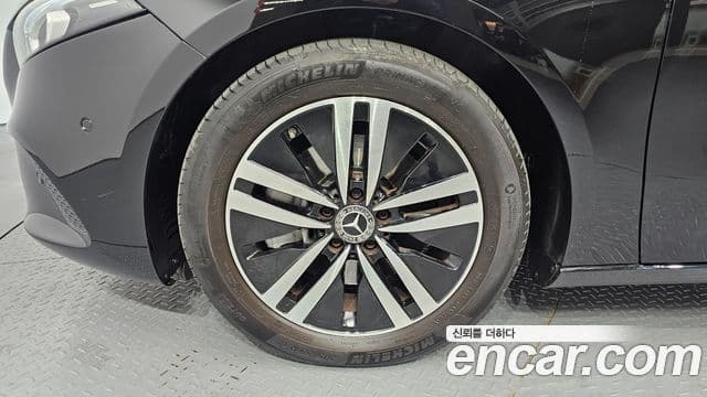 Mercedes-Benz A-Class 2022 — ფოტო 5/20