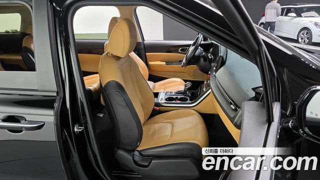 Kia Carnival 2023 — Şəkil 12/20