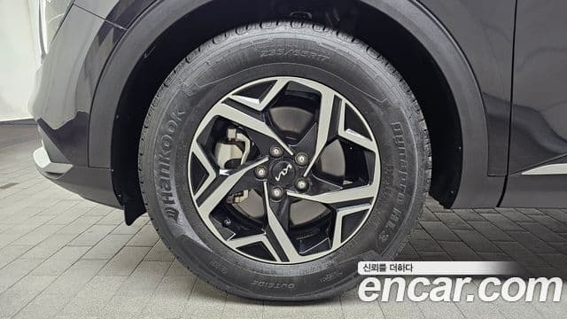 Kia Sportage 2023 — ფოტო 5/20