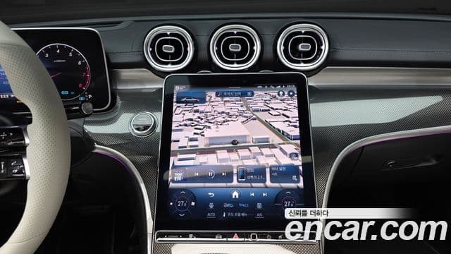 Mercedes-Benz C-Class 2022 — ფოტო 17/20