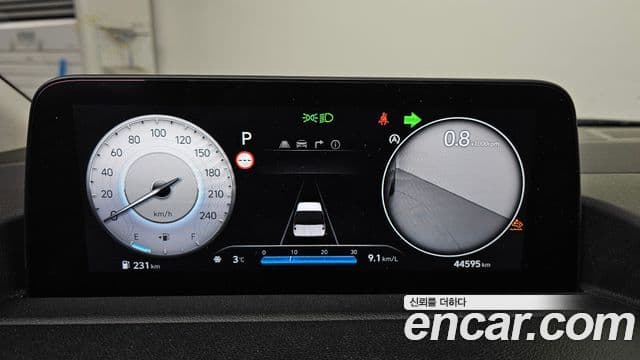 Hyundai Staria 2024 — ფოტო 8/20