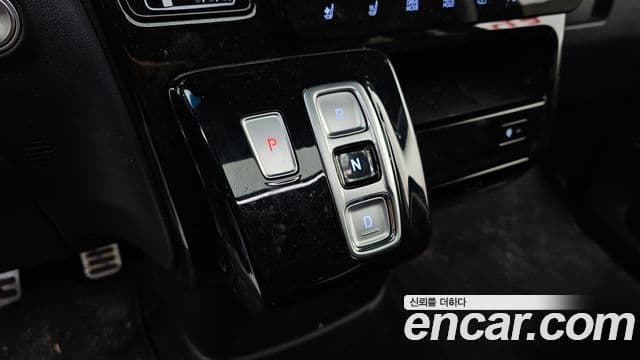 Hyundai Staria 2024 — ფოტო 9/20