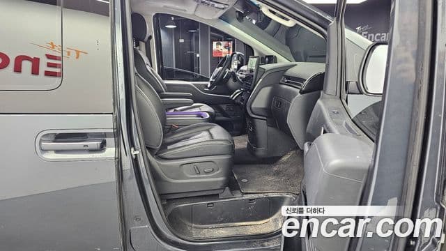 Hyundai Staria 2024 — ფოტო 11/20