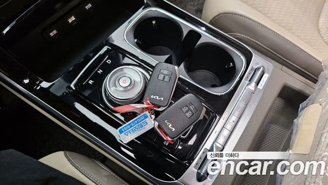 Kia Carnival 2023 — Şəkil 9/20