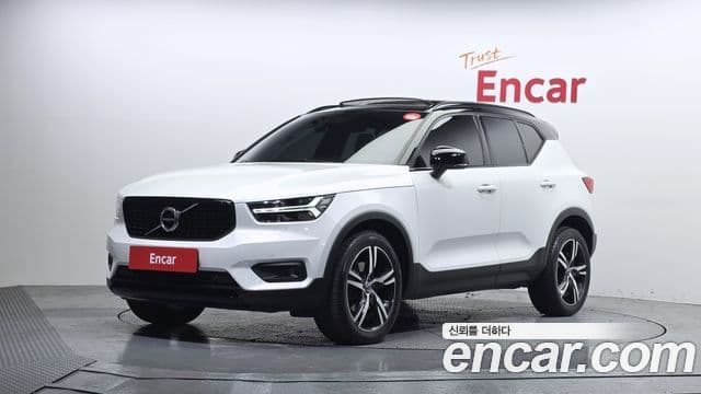 Volvo XC40 2020 — ფოტო 1/20