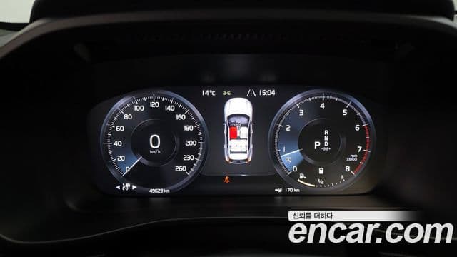 Volvo XC40 2020 — ფოტო 8/20