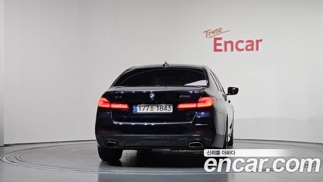 BMW 5 Series 2020 — ფოტო 4/20