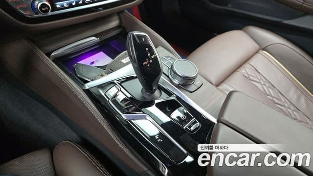 BMW 5 Series 2020 — ფოტო 9/20