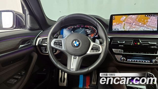 BMW 5 Series 2020 — ფოტო 13/20
