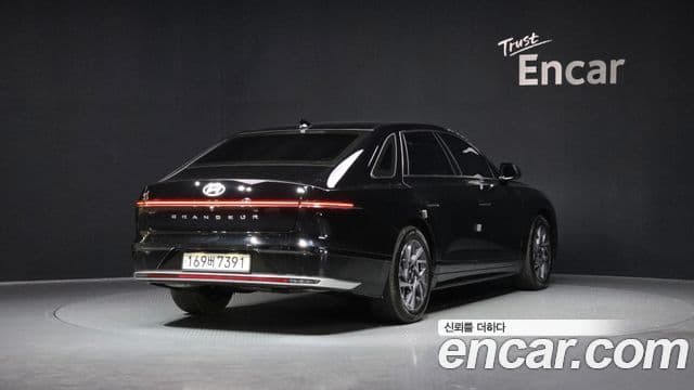 Hyundai Grandeur Hybrid 2023 — ფოტო 2/20