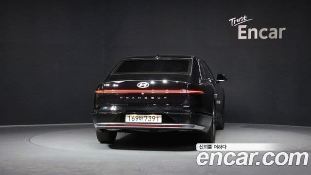 Hyundai Grandeur Hybrid 2023 — ფოტო 9/20