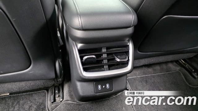 Hyundai Grandeur Hybrid 2023 — ფოტო 14/20