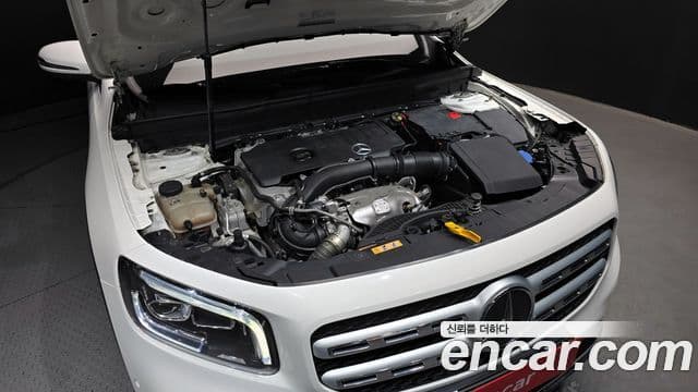 Mercedes-Benz GLB-Class 2021 — ფოტო 6/20