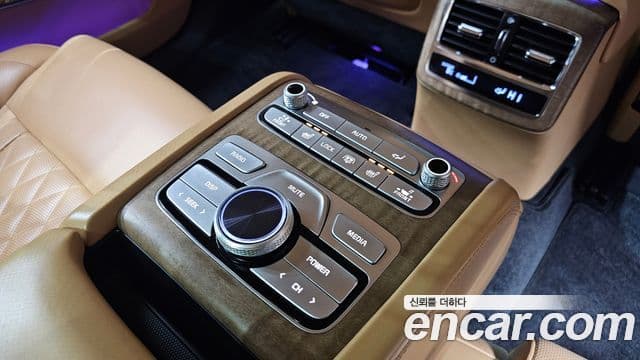 Kia The K9 2022 — ფოტო 18/20