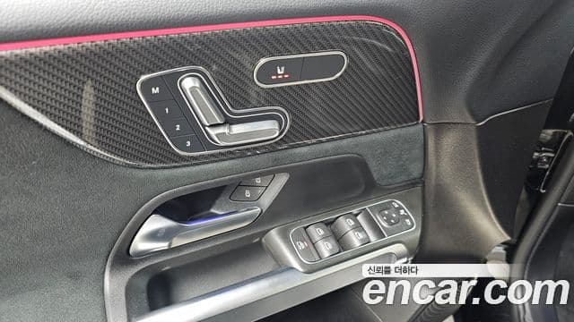 Mercedes-Benz GLB-Class 2020 — Şəkil 14/20