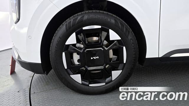 Kia Carnival 2024 — ფოტო 5/20