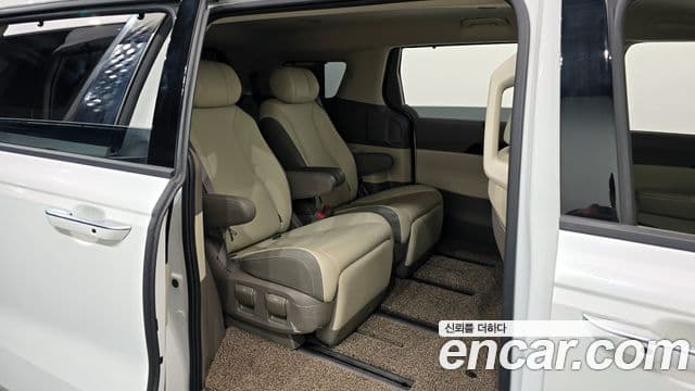 Kia Carnival 2024 — ფოტო 12/20