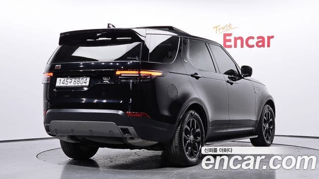 Land Rover Discovery 5 2019 — Şəkil 8/20