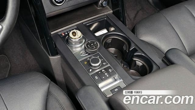 Land Rover Discovery 5 2019 — Şəkil 18/20