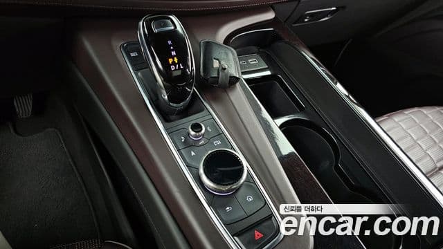 Cadillac Escalade 2022 — Şəkil 9/20