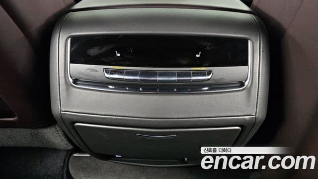 Cadillac Escalade 2022 — Şəkil 18/20