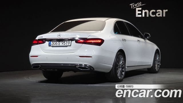 Mercedes-Benz E-Class 2020 — ფოტო 1/20