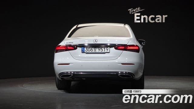 Mercedes-Benz E-Class 2020 — ფოტო 3/20