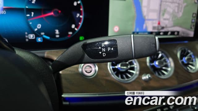 Mercedes-Benz E-Class 2020 — ფოტო 8/20