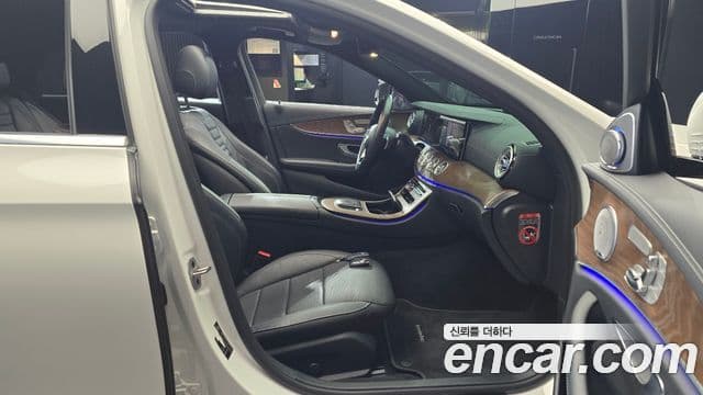 Mercedes-Benz E-Class 2020 — ფოტო 10/20