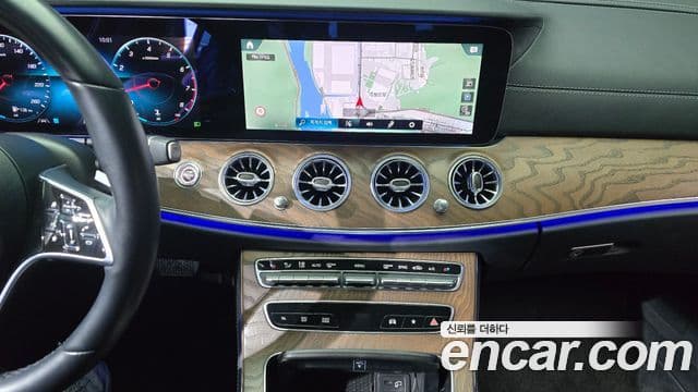Mercedes-Benz E-Class 2020 — ფოტო 13/20